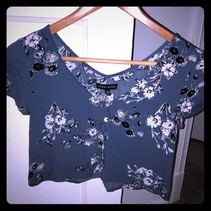 Kendall & Kylie crop top